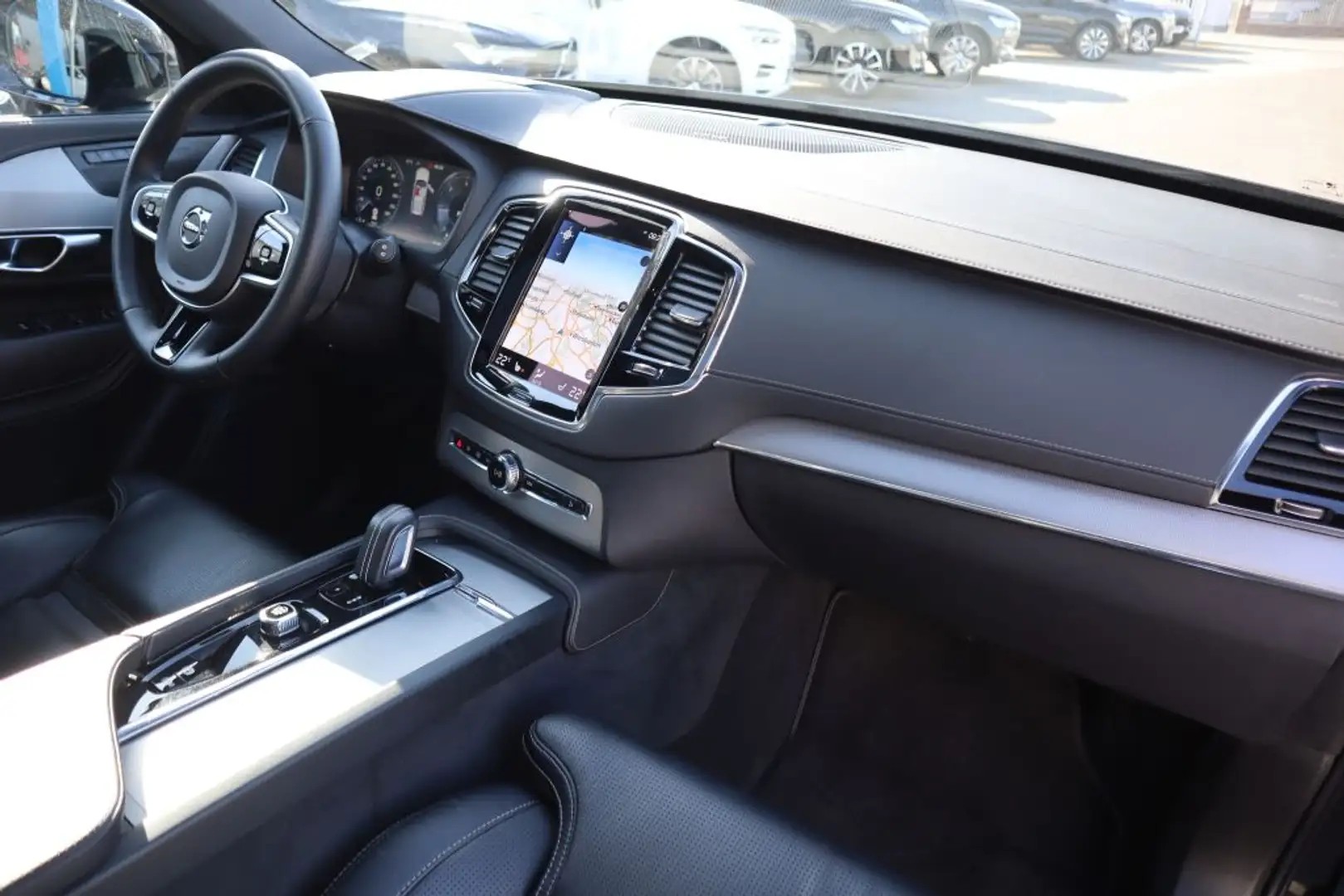 
								Volvo XC90 full									